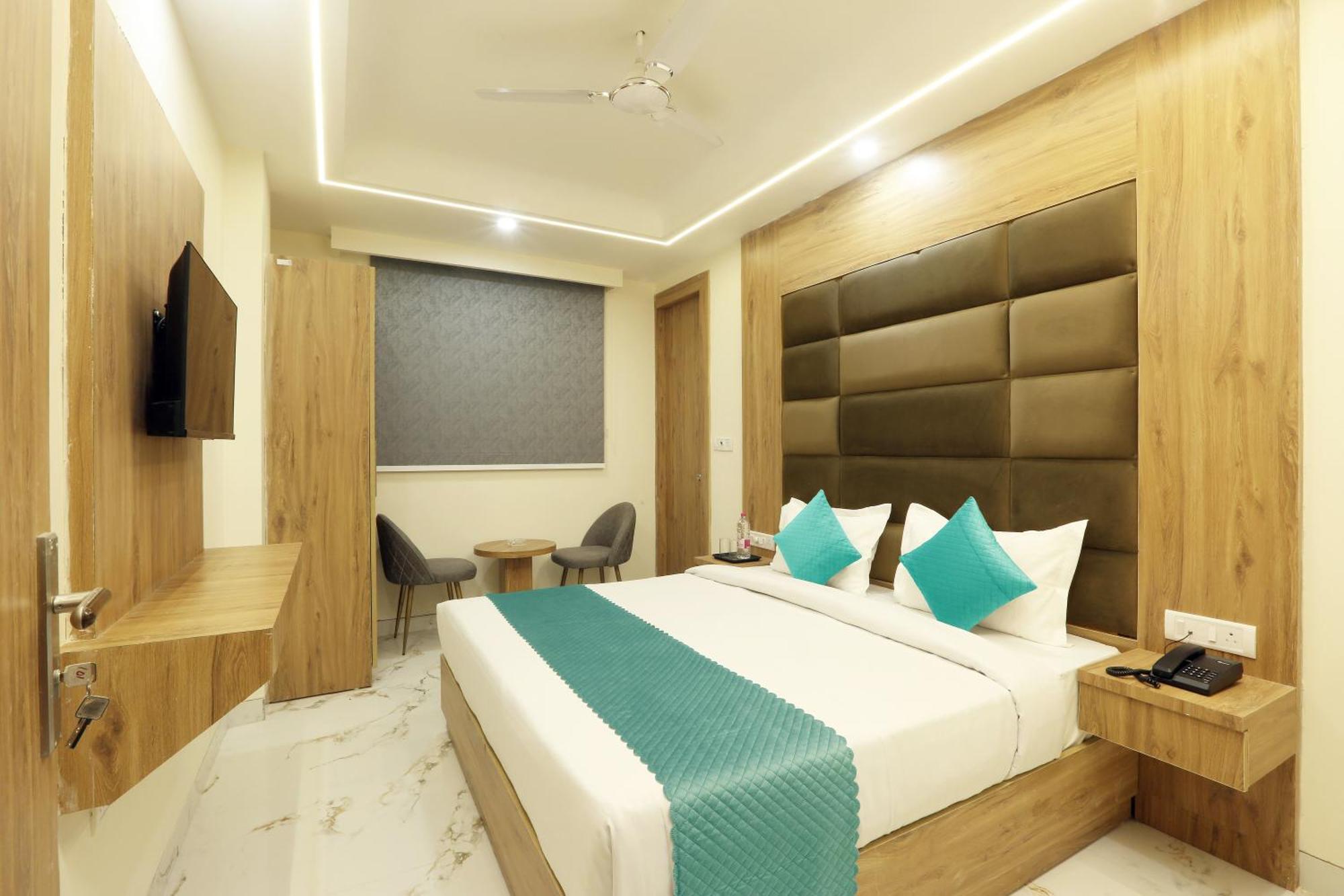 Hotel Luxe Manor Near Delhi Airport Nueva Delhi Exterior foto