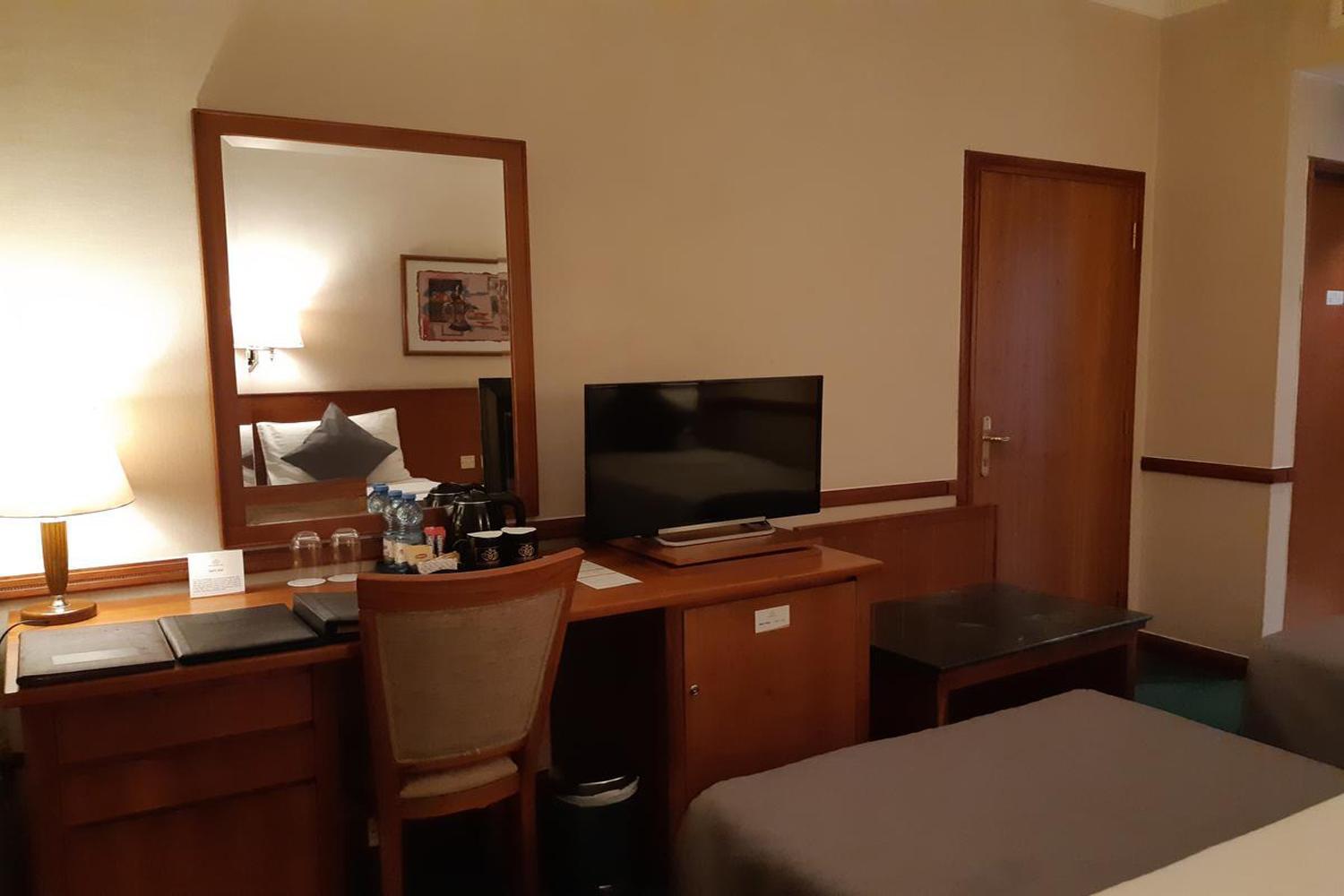 Hotel Luxe Manor Near Delhi Airport Nueva Delhi Exterior foto